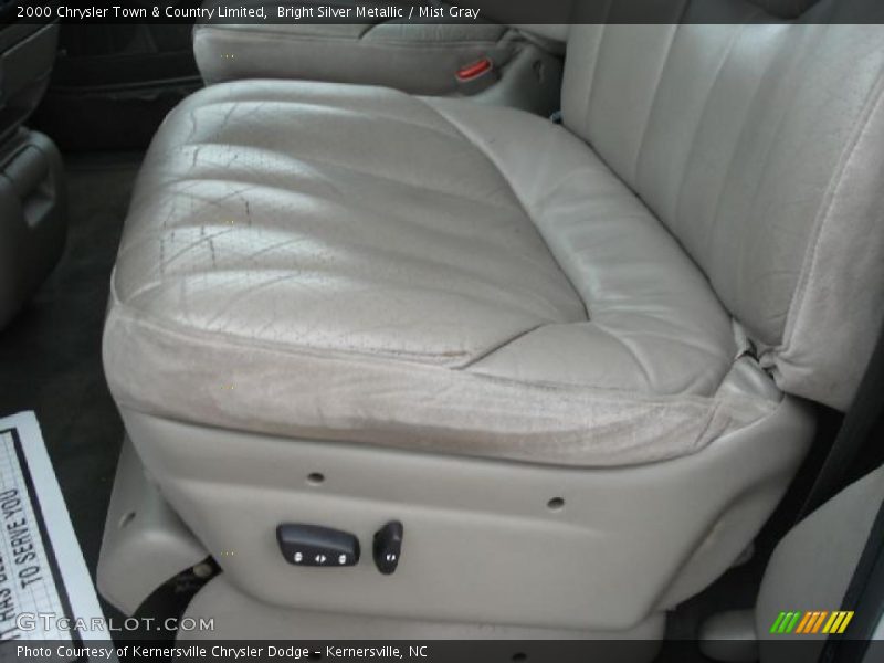Bright Silver Metallic / Mist Gray 2000 Chrysler Town & Country Limited