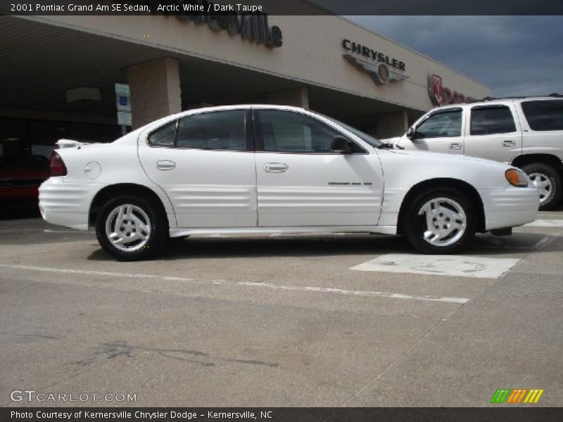 Arctic White / Dark Taupe 2001 Pontiac Grand Am SE Sedan