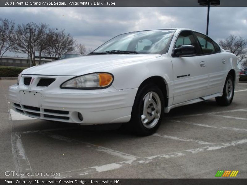 Arctic White / Dark Taupe 2001 Pontiac Grand Am SE Sedan
