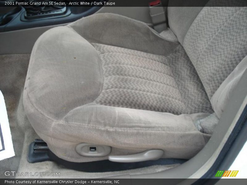 Arctic White / Dark Taupe 2001 Pontiac Grand Am SE Sedan