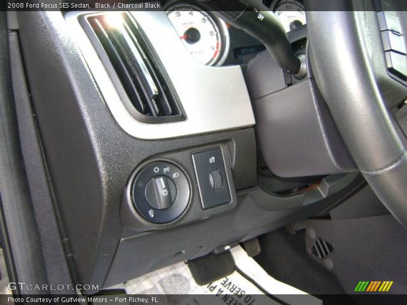 Black / Charcoal Black 2008 Ford Focus SES Sedan