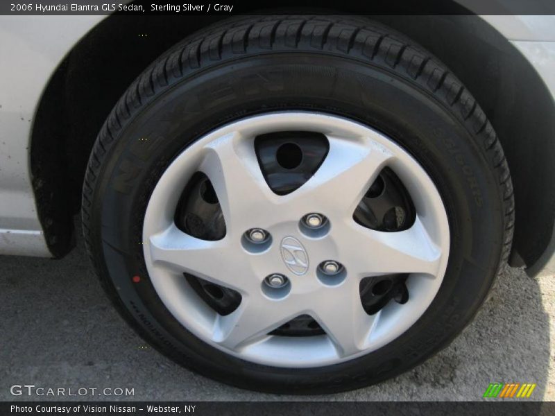 Sterling Silver / Gray 2006 Hyundai Elantra GLS Sedan