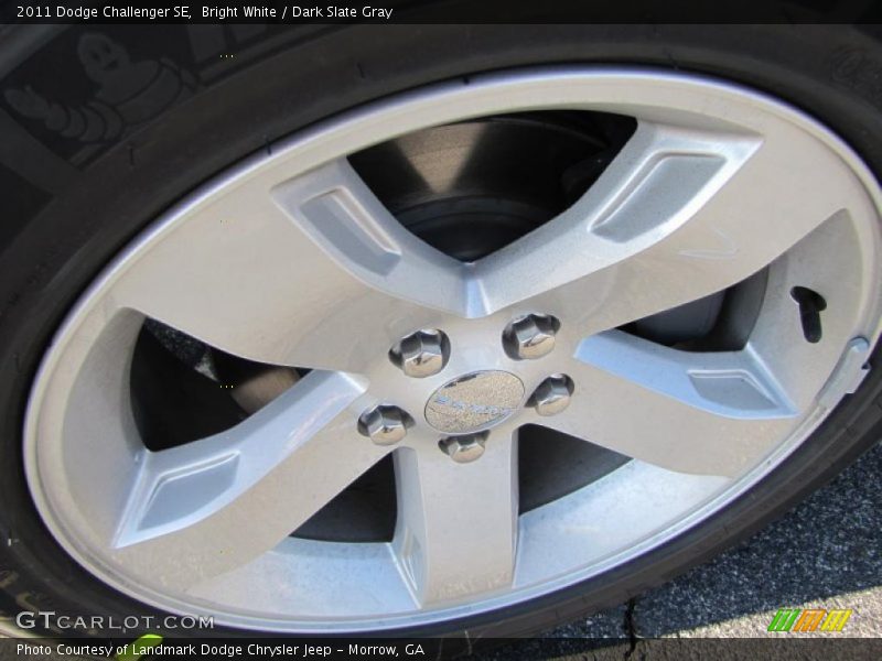 Bright White / Dark Slate Gray 2011 Dodge Challenger SE