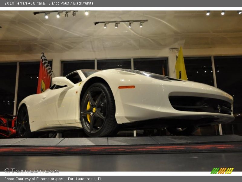 Bianco Avus / Black/White 2010 Ferrari 458 Italia
