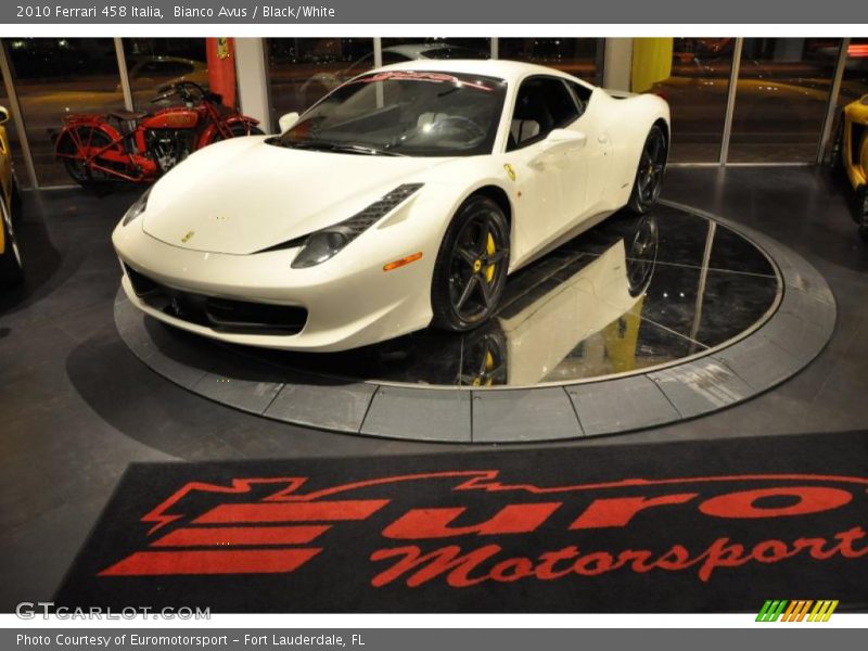 Bianco Avus / Black/White 2010 Ferrari 458 Italia