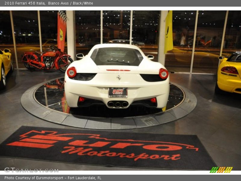 Bianco Avus / Black/White 2010 Ferrari 458 Italia