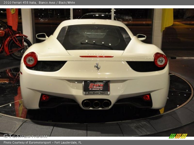Bianco Avus / Black/White 2010 Ferrari 458 Italia