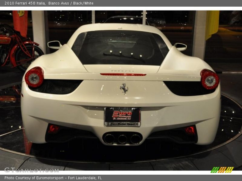 Bianco Avus / Black/White 2010 Ferrari 458 Italia