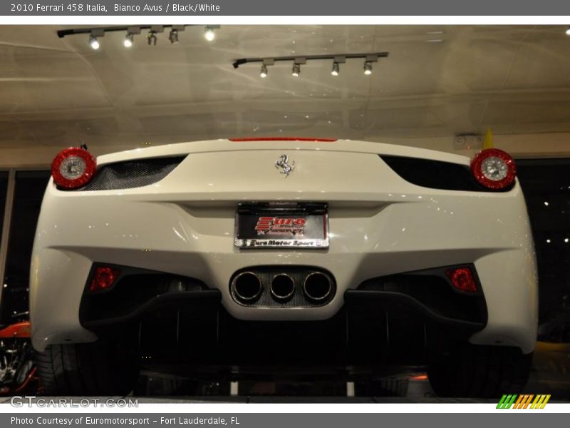 Bianco Avus / Black/White 2010 Ferrari 458 Italia