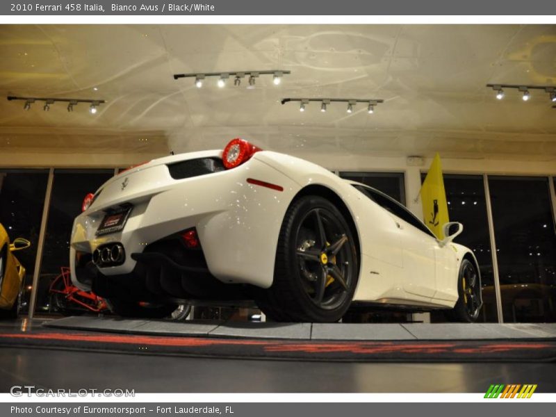 Bianco Avus / Black/White 2010 Ferrari 458 Italia