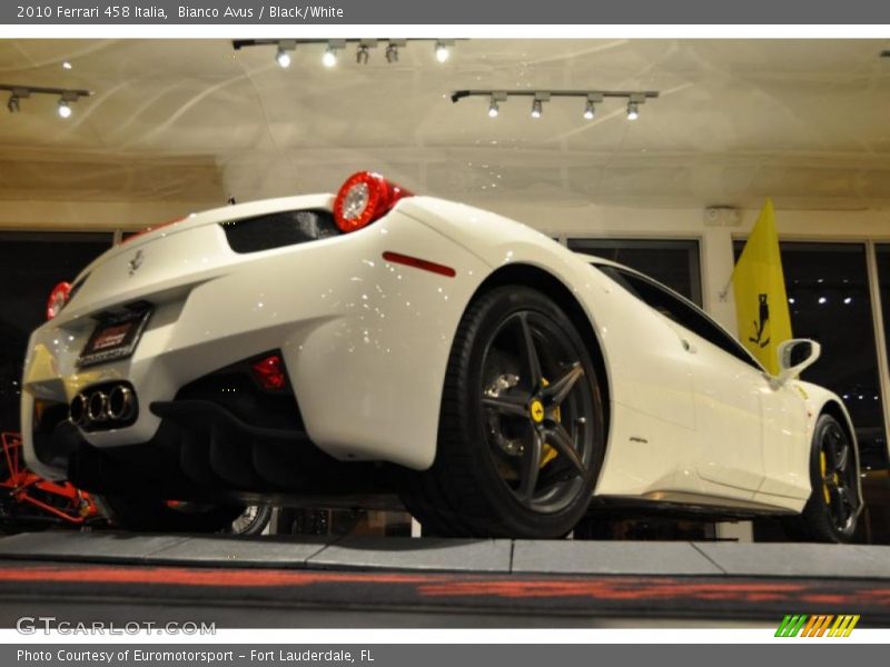 Bianco Avus / Black/White 2010 Ferrari 458 Italia