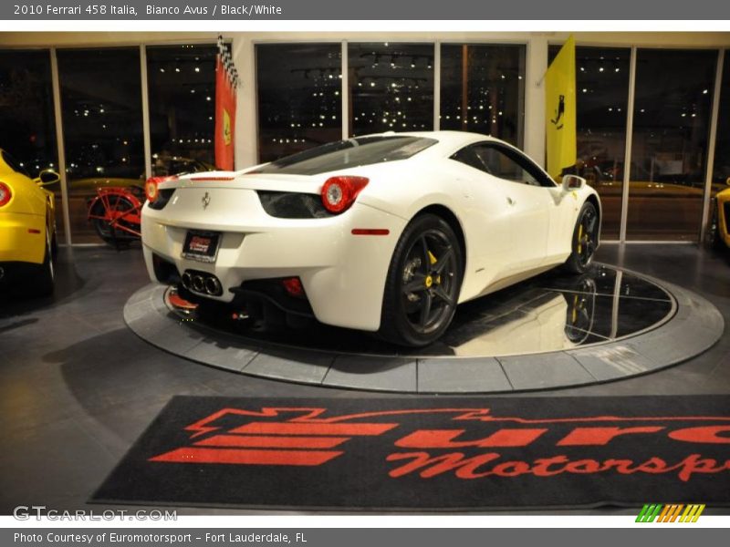 Bianco Avus / Black/White 2010 Ferrari 458 Italia