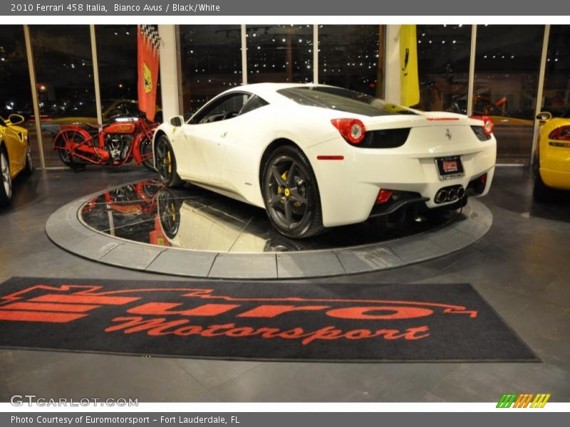 Bianco Avus / Black/White 2010 Ferrari 458 Italia