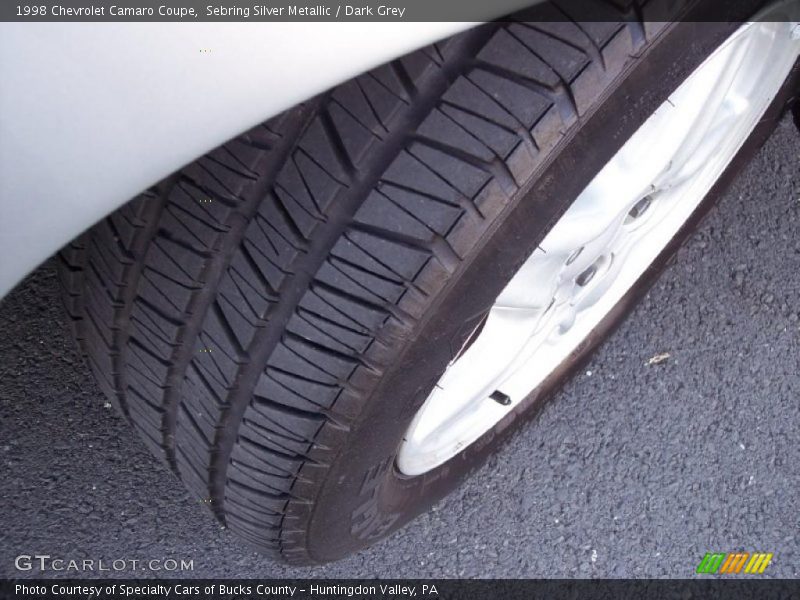 Sebring Silver Metallic / Dark Grey 1998 Chevrolet Camaro Coupe