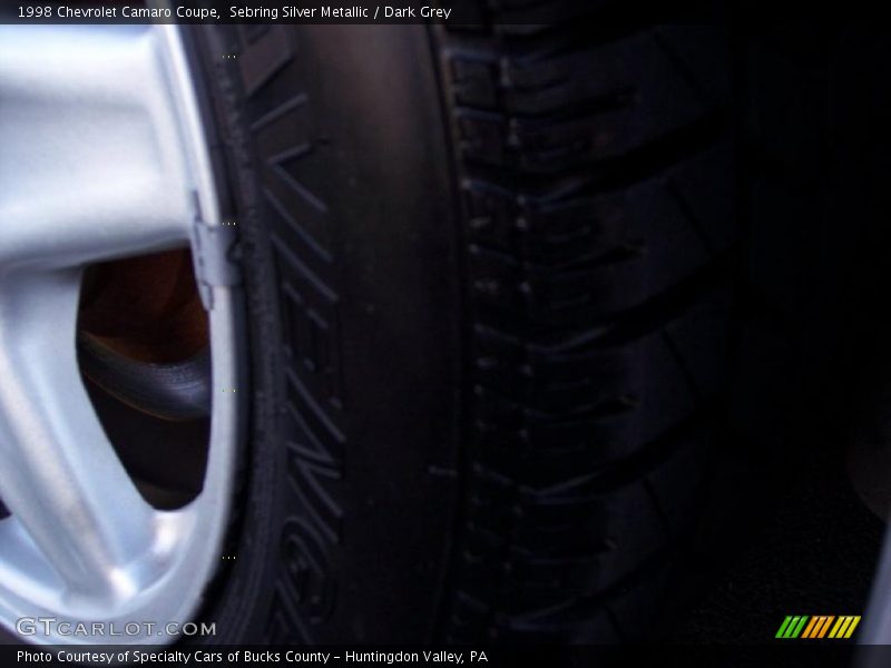 Sebring Silver Metallic / Dark Grey 1998 Chevrolet Camaro Coupe