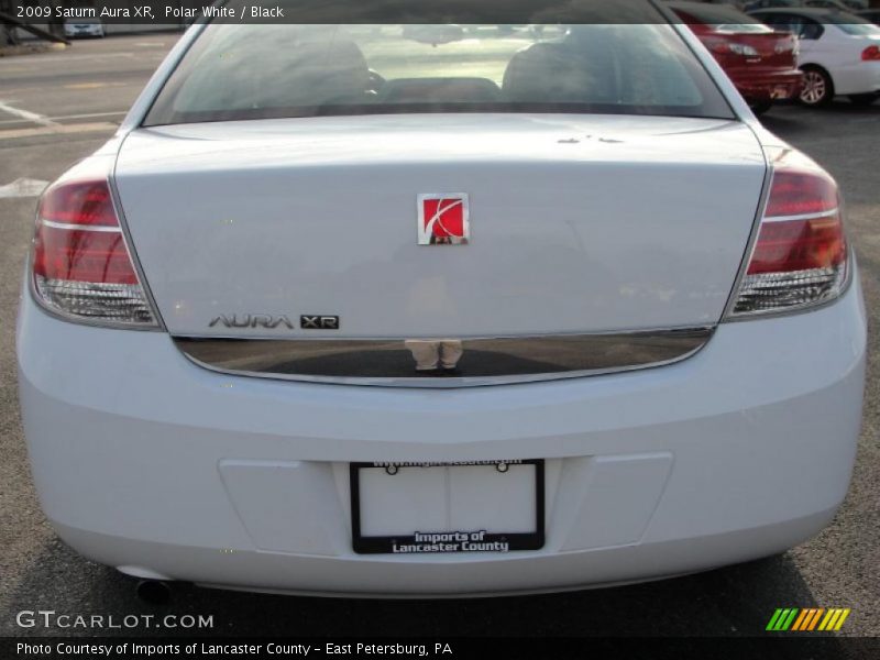 Polar White / Black 2009 Saturn Aura XR