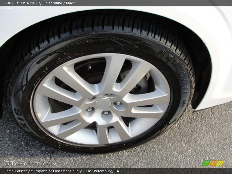 Polar White / Black 2009 Saturn Aura XR