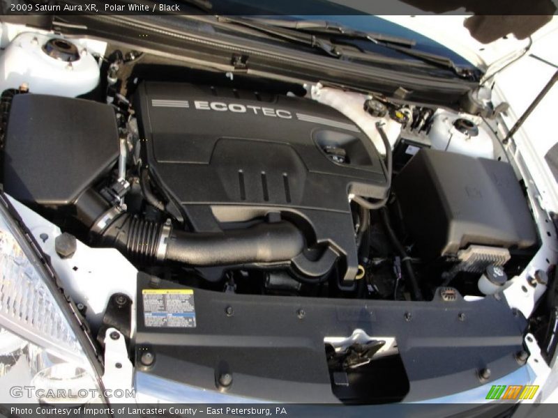 Polar White / Black 2009 Saturn Aura XR