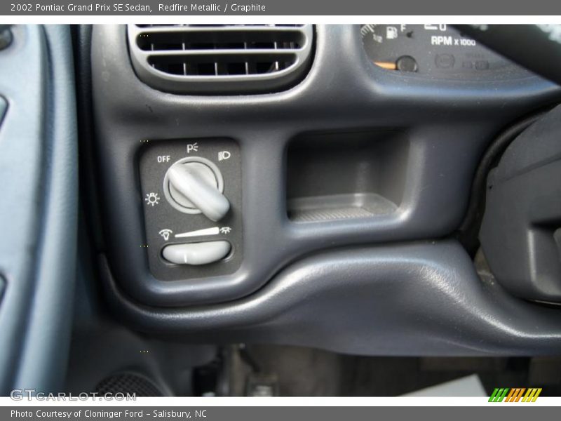 Controls of 2002 Grand Prix SE Sedan