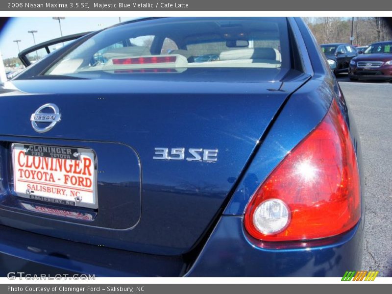 Majestic Blue Metallic / Cafe Latte 2006 Nissan Maxima 3.5 SE