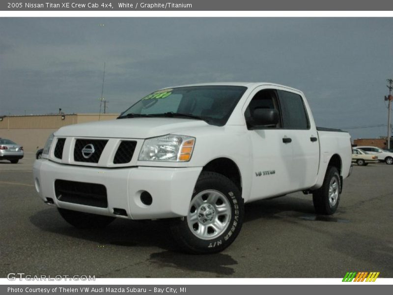 Front 3/4 View of 2005 Titan XE Crew Cab 4x4