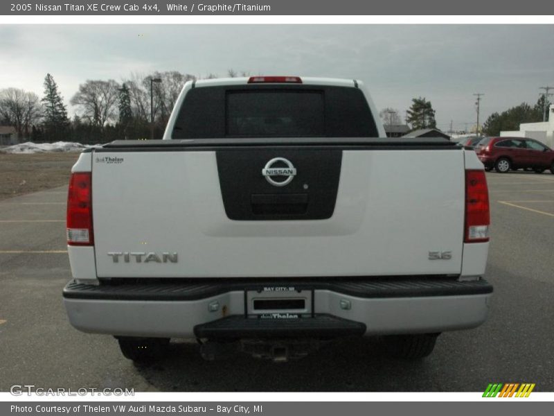 White / Graphite/Titanium 2005 Nissan Titan XE Crew Cab 4x4