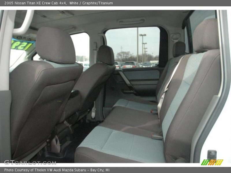 White / Graphite/Titanium 2005 Nissan Titan XE Crew Cab 4x4