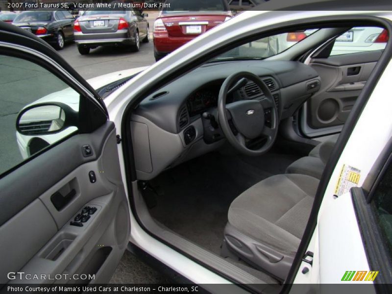 Vibrant White / Medium/Dark Flint 2007 Ford Taurus SE