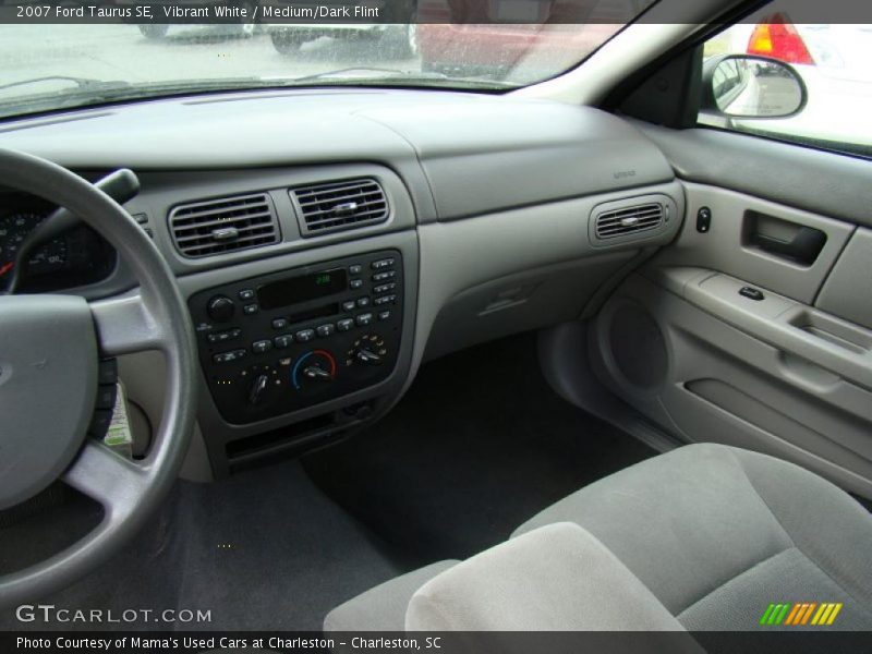 Vibrant White / Medium/Dark Flint 2007 Ford Taurus SE