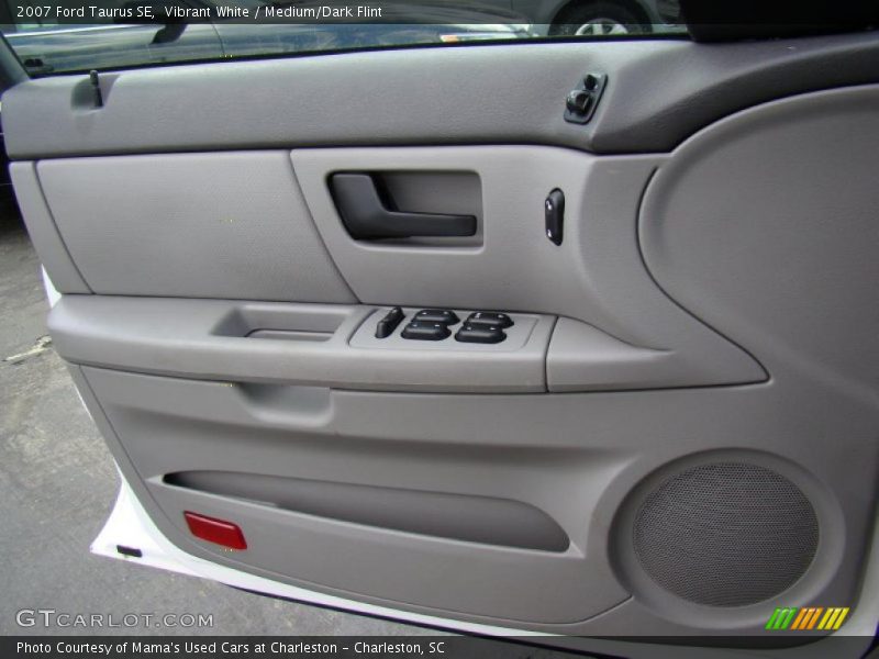 Vibrant White / Medium/Dark Flint 2007 Ford Taurus SE