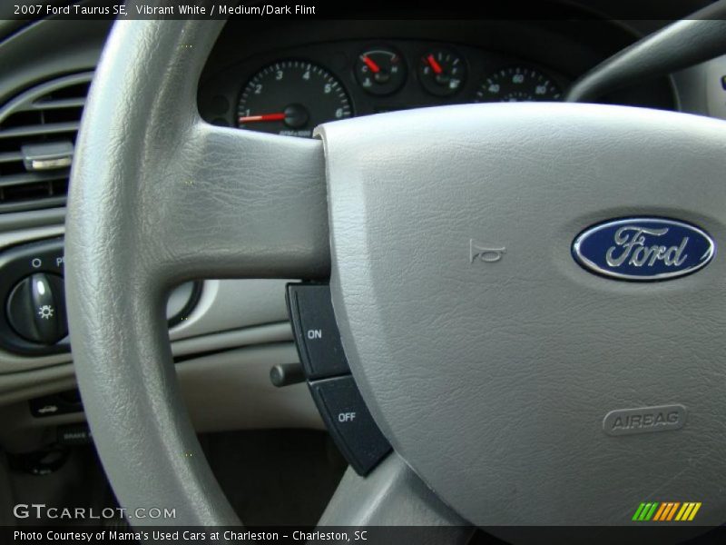 Vibrant White / Medium/Dark Flint 2007 Ford Taurus SE