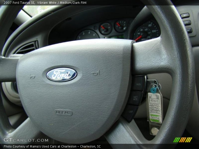 Vibrant White / Medium/Dark Flint 2007 Ford Taurus SE