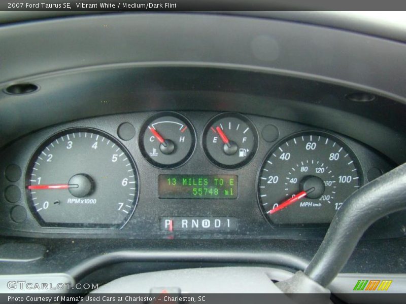 Vibrant White / Medium/Dark Flint 2007 Ford Taurus SE