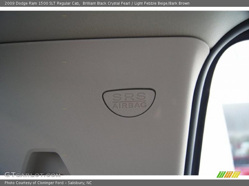 Brilliant Black Crystal Pearl / Light Pebble Beige/Bark Brown 2009 Dodge Ram 1500 SLT Regular Cab