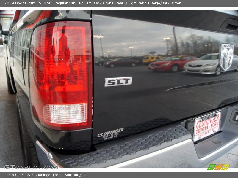 Brilliant Black Crystal Pearl / Light Pebble Beige/Bark Brown 2009 Dodge Ram 1500 SLT Regular Cab