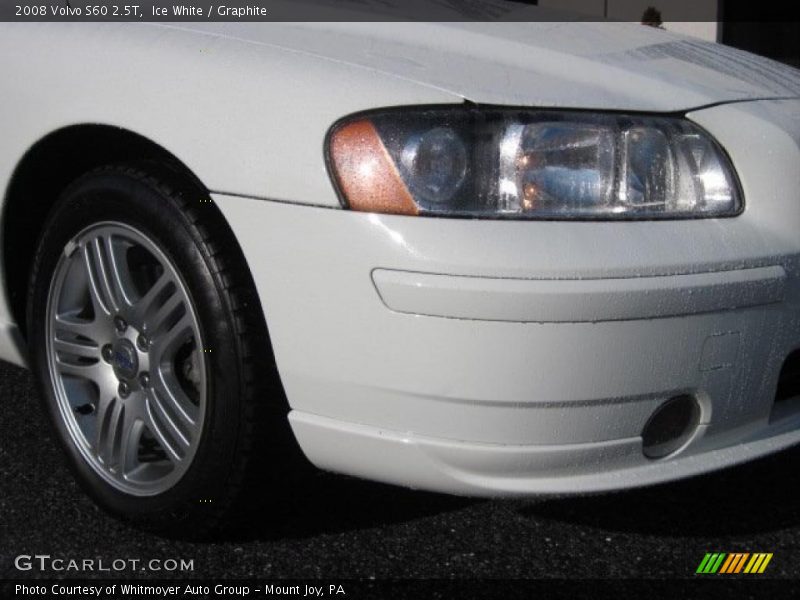 Ice White / Graphite 2008 Volvo S60 2.5T