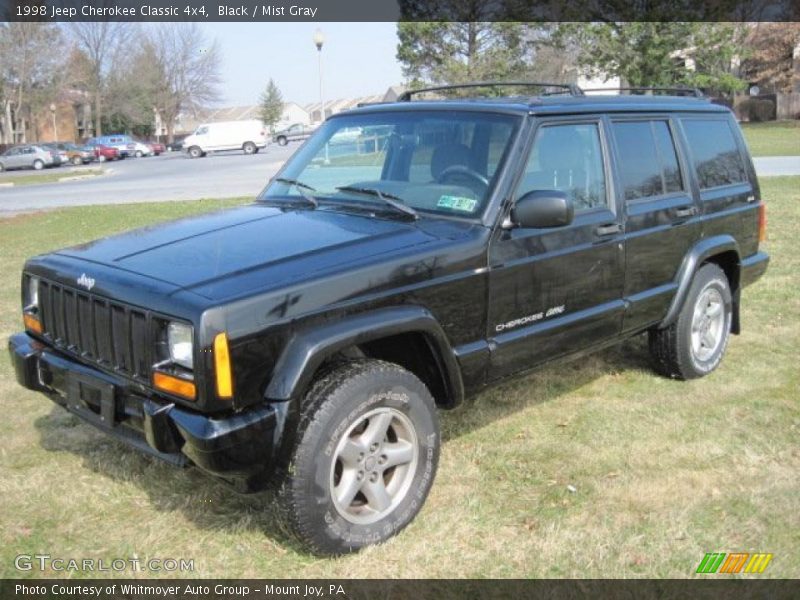 Front 3/4 View of 1998 Cherokee Classic 4x4