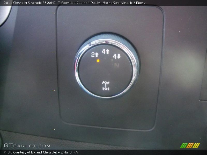 Controls of 2011 Silverado 3500HD LT Extended Cab 4x4 Dually