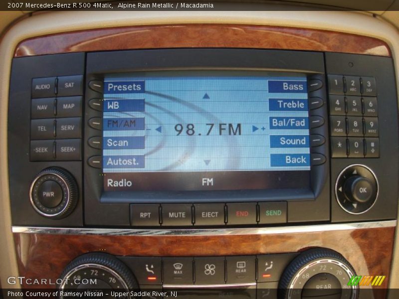 Controls of 2007 R 500 4Matic