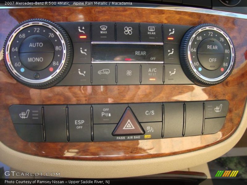 Controls of 2007 R 500 4Matic