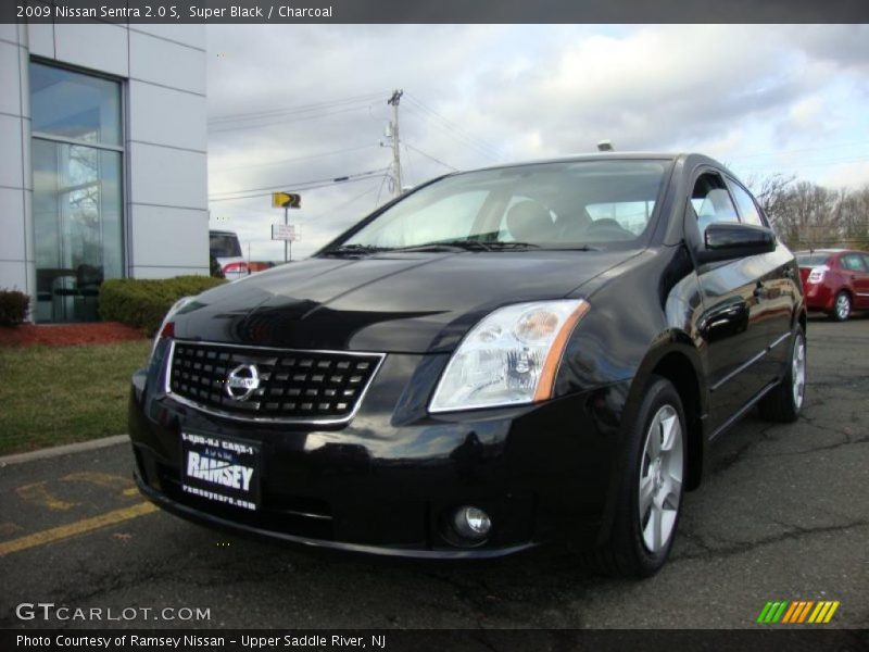 Super Black / Charcoal 2009 Nissan Sentra 2.0 S