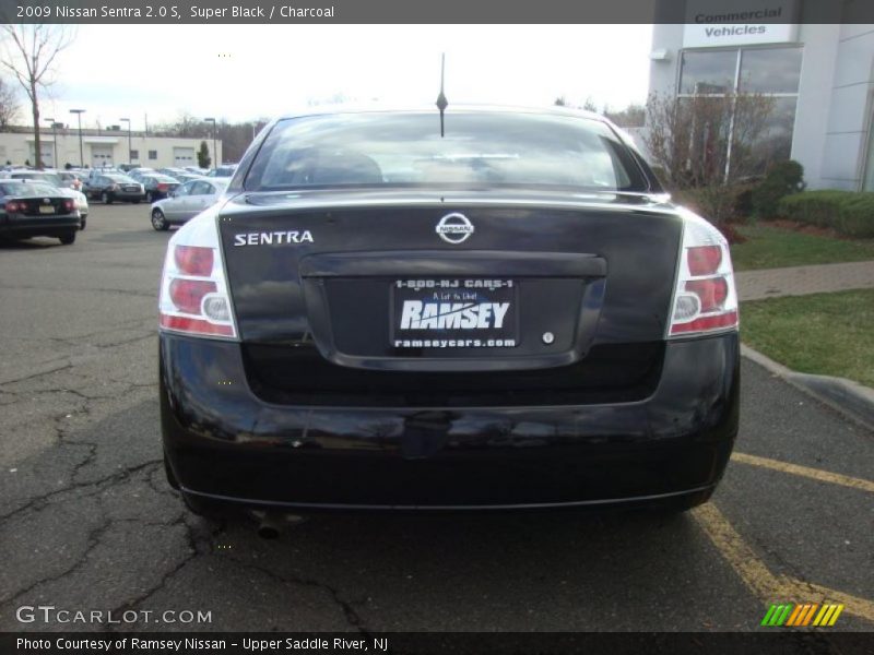 Super Black / Charcoal 2009 Nissan Sentra 2.0 S