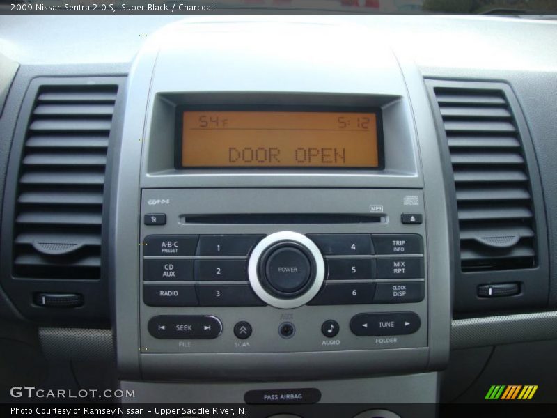 Super Black / Charcoal 2009 Nissan Sentra 2.0 S