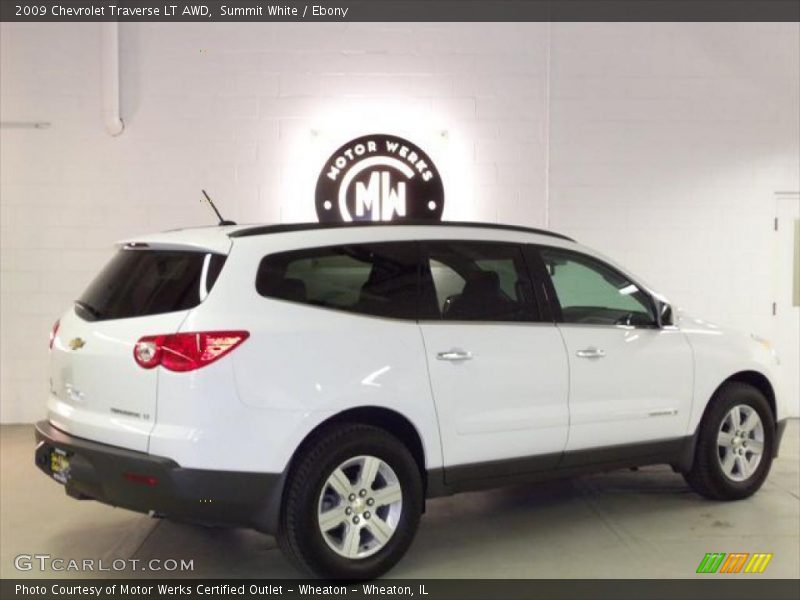 Summit White / Ebony 2009 Chevrolet Traverse LT AWD