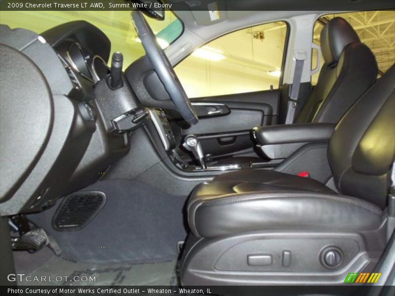Summit White / Ebony 2009 Chevrolet Traverse LT AWD