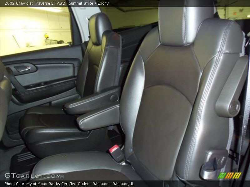 Summit White / Ebony 2009 Chevrolet Traverse LT AWD