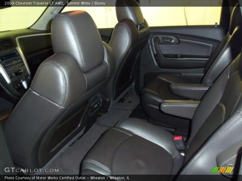 Summit White / Ebony 2009 Chevrolet Traverse LT AWD