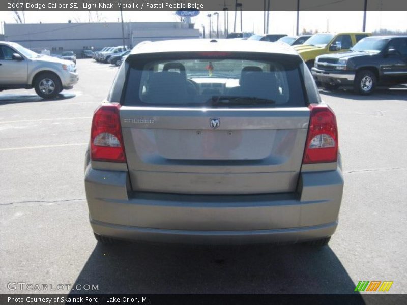 Light Khaki Metallic / Pastel Pebble Beige 2007 Dodge Caliber SE