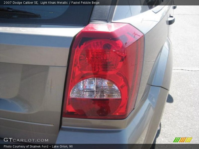 Light Khaki Metallic / Pastel Pebble Beige 2007 Dodge Caliber SE
