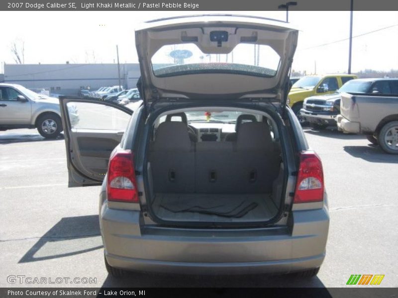 Light Khaki Metallic / Pastel Pebble Beige 2007 Dodge Caliber SE